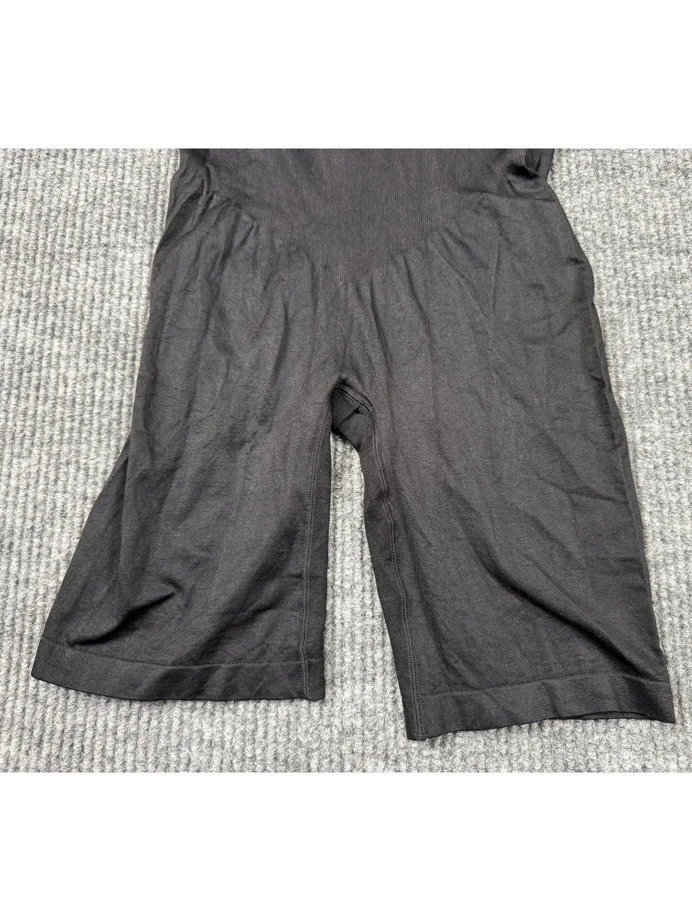 N/A black seamless